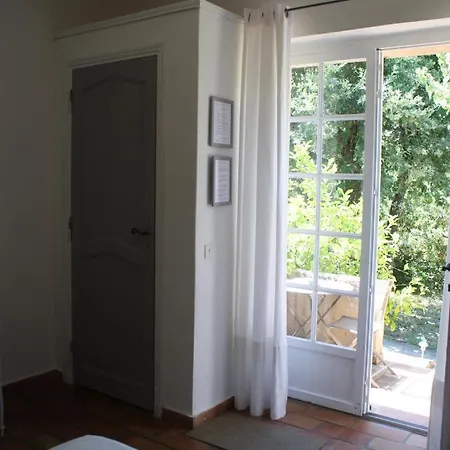 Lei Suve Bed and breakfast